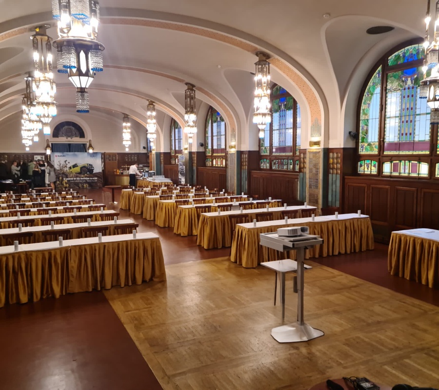 Versatile space</br>for up to 200 guests